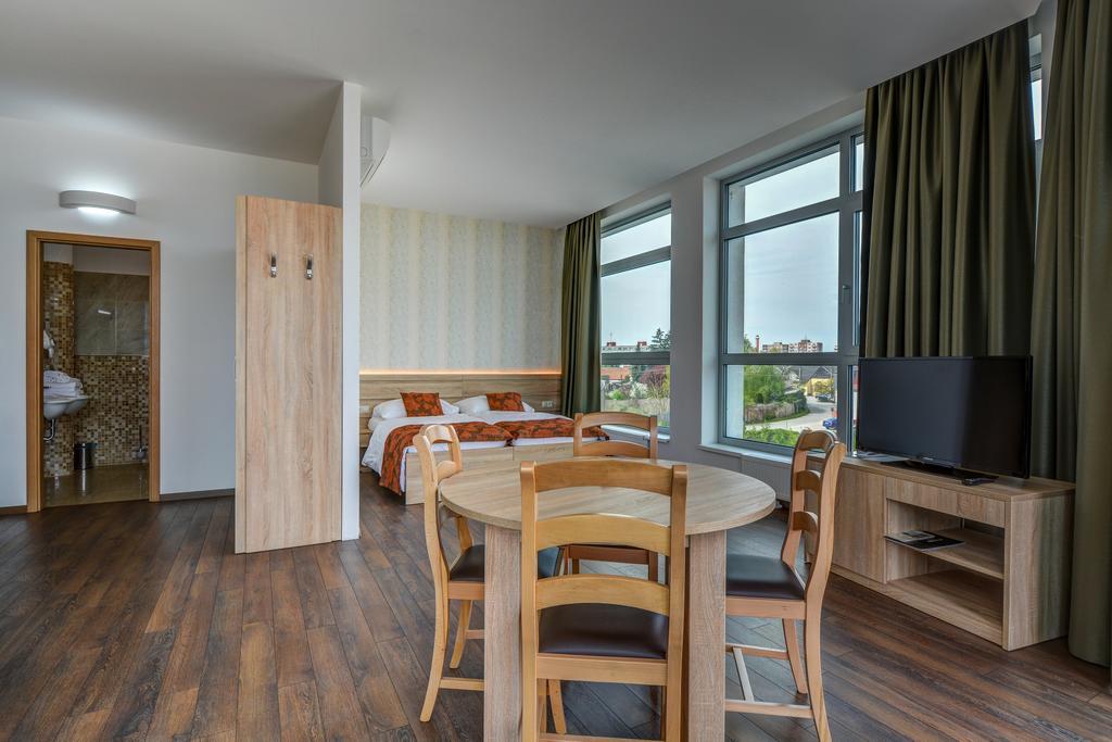 Hotel Samaria Samorin Luaran gambar