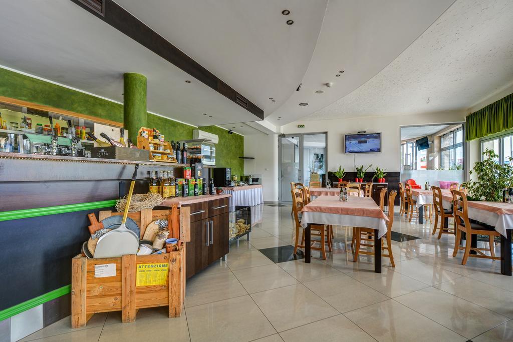 Hotel Samaria Samorin Luaran gambar