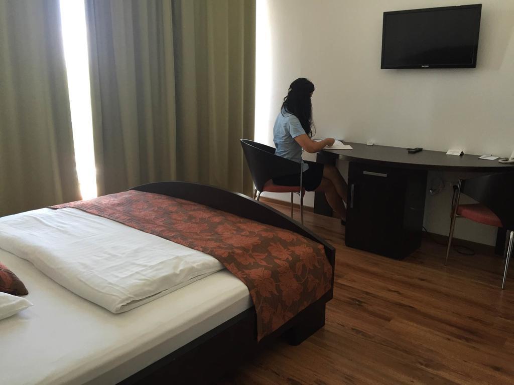 Hotel Samaria Samorin Luaran gambar
