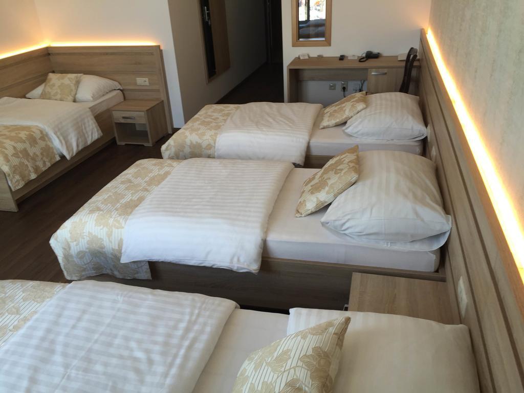 Hotel Samaria Samorin Luaran gambar