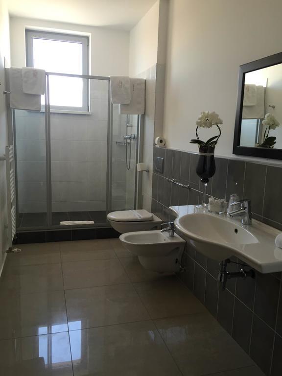 Hotel Samaria Samorin Luaran gambar