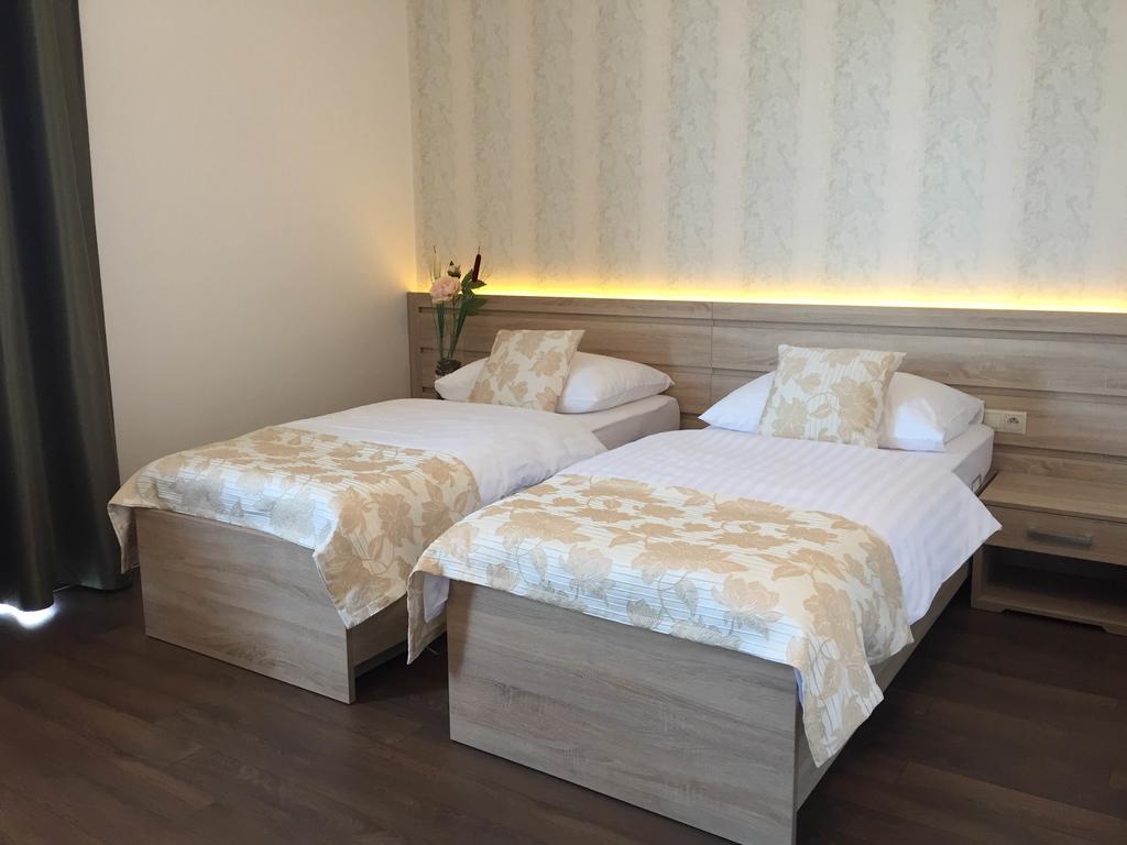 Hotel Samaria Samorin Luaran gambar